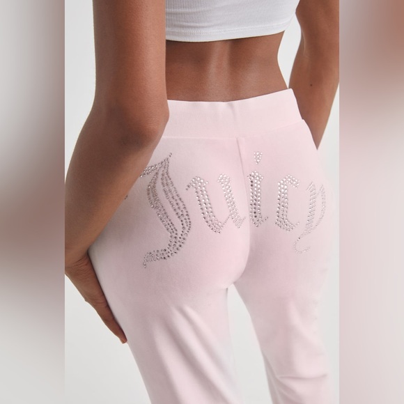 Juicy Couture Pants - JUICY COUTURE NWOT OG BLING Logo
Velour Track Pants CHERRY BLOSSOM Size SMALL